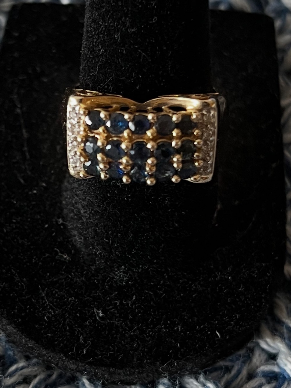 14k Gold Ring with 15 Blue Sapphires and Diamond  Accents size 7